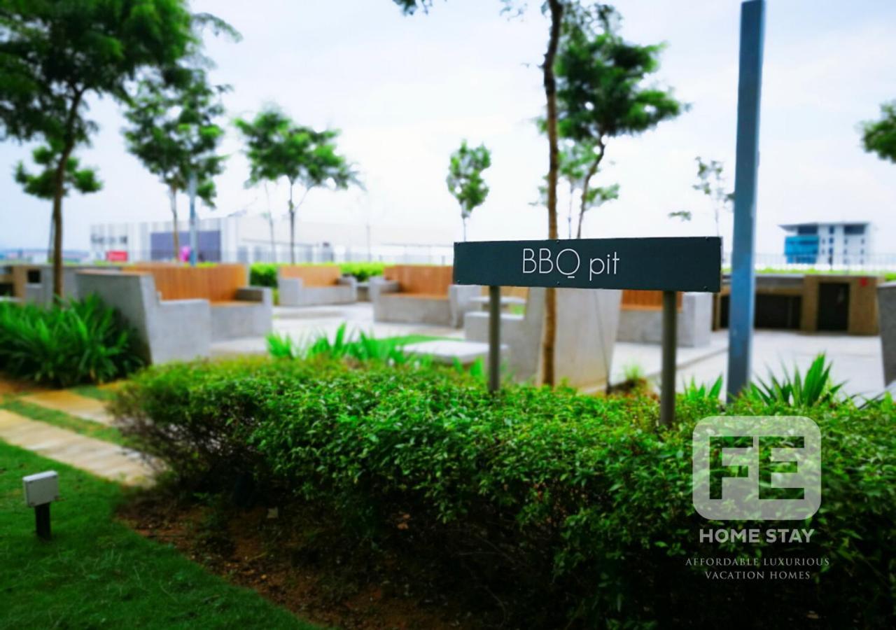 Netflix Wifi Trefoil Homestay Setia Alam Sacc Homestay Fe Shah Alam Eksteriør bilde